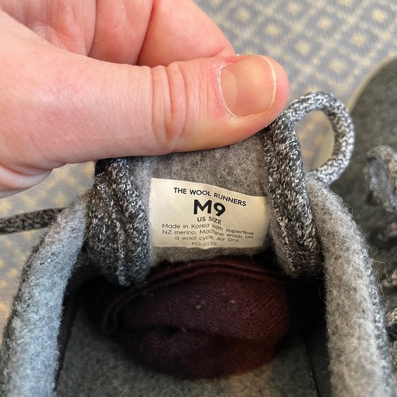 All Birds wool runners size 9 mens (10.5 womens) - Picture 6 of 7